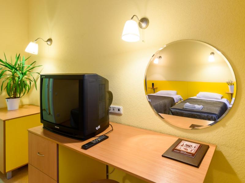 Red Apple Hotel
