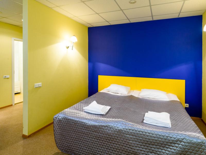 Red Apple Hotel