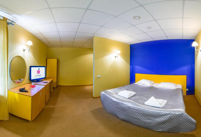Red Apple Hotel