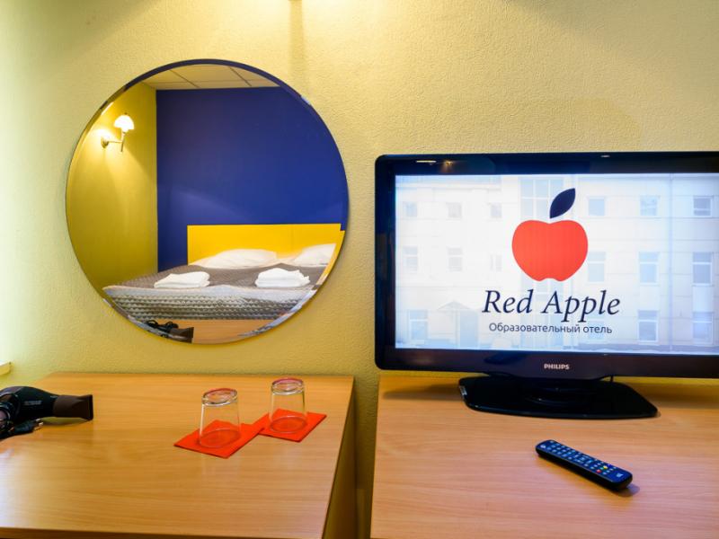 Red Apple Hotel