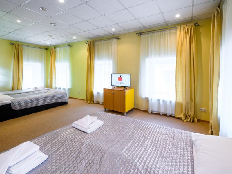 Red Apple Hotel