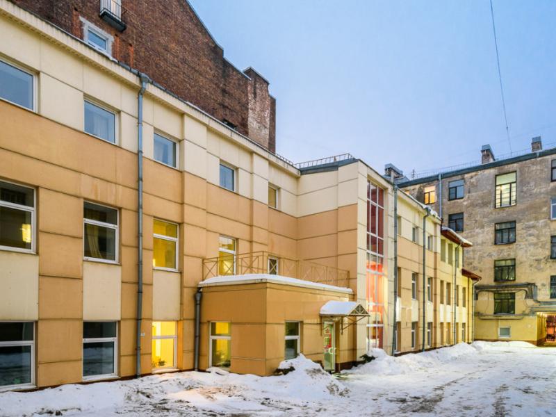 Red Apple Hotel