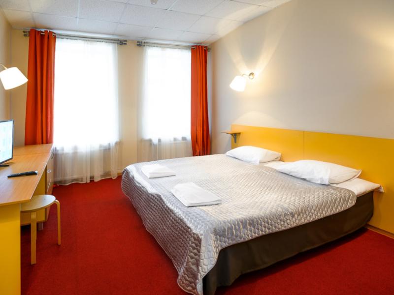 Red Apple Hotel