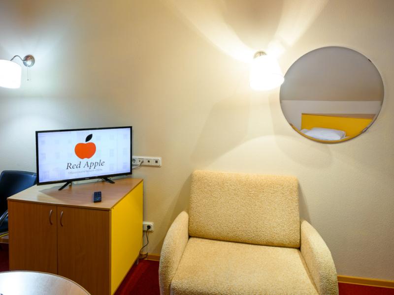 Red Apple Hotel