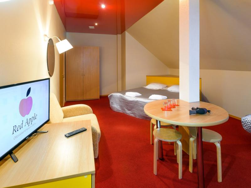 Red Apple Hotel