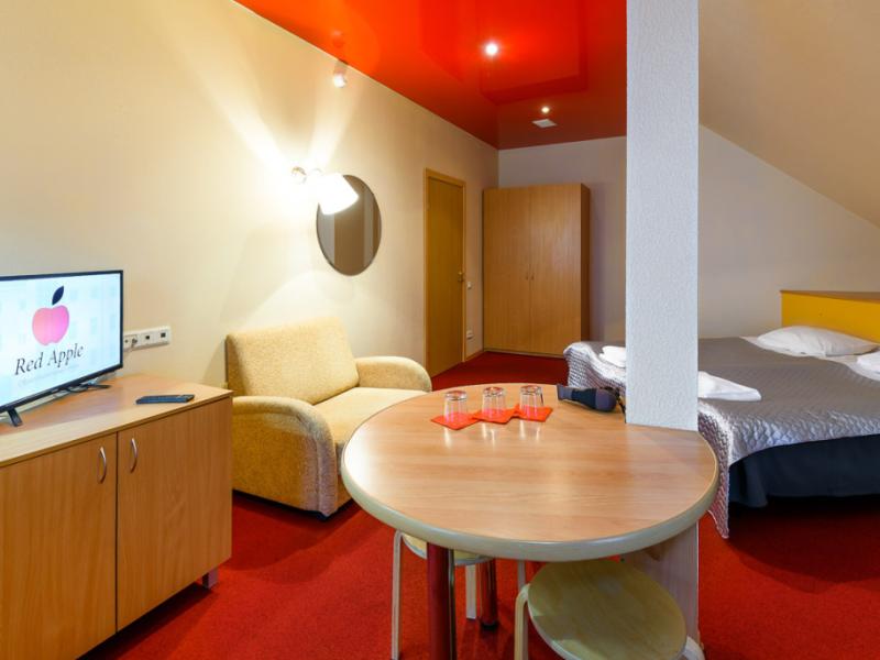 Red Apple Hotel