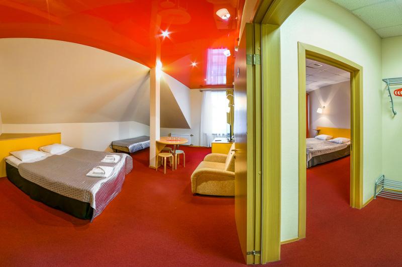 Red Apple Hotel