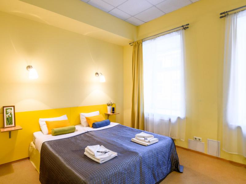 Red Apple Hotel