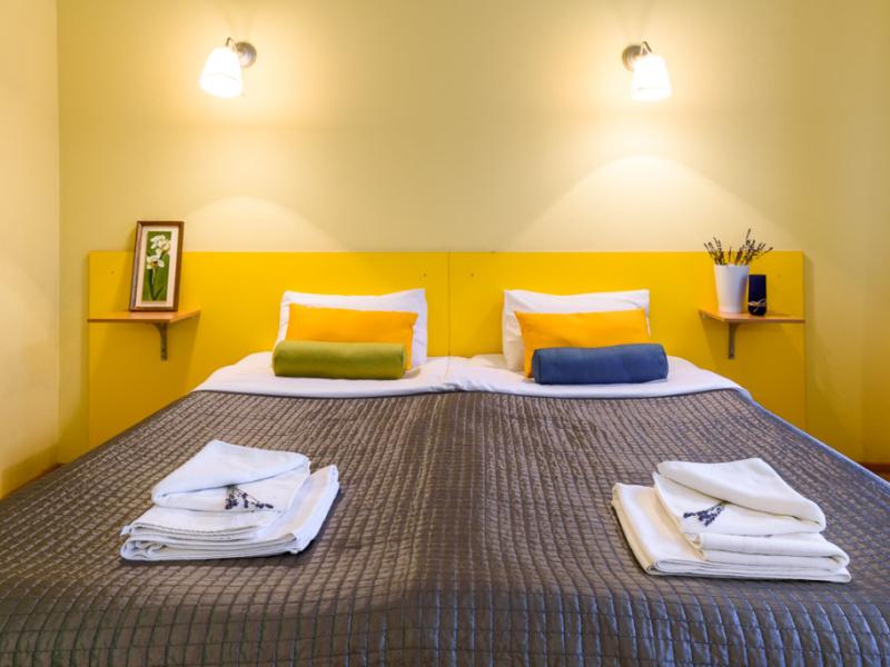 Red Apple Hotel