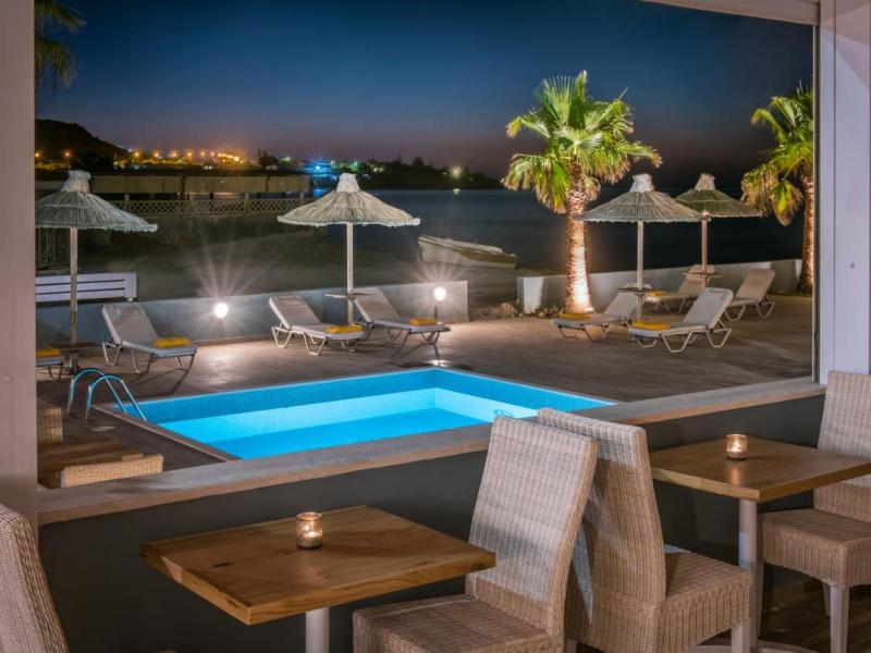 Compass Stalis Beach