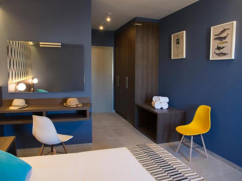 Compass Stalis Beach