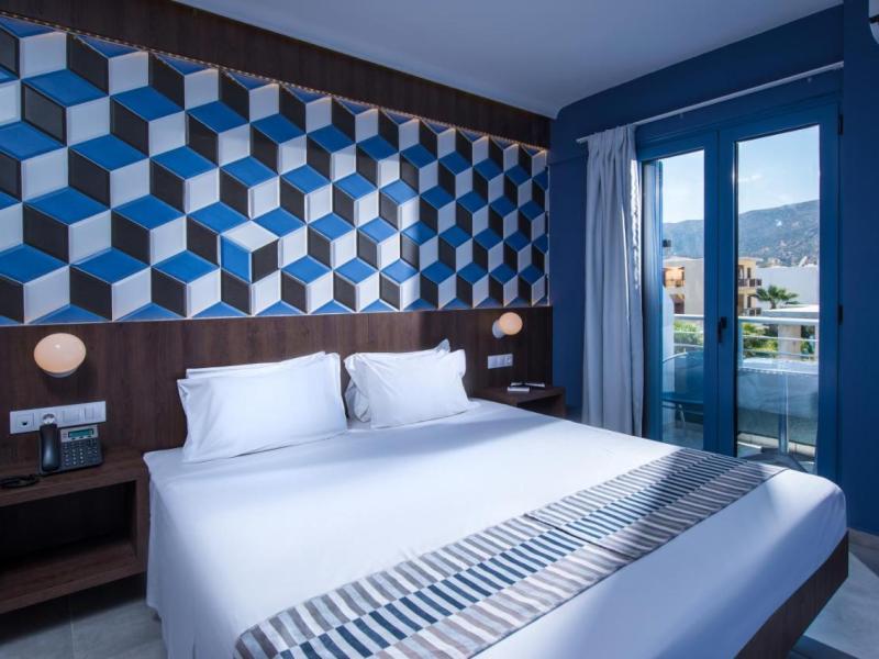 Compass Stalis Beach