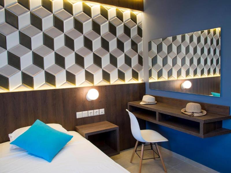 Compass Stalis Beach