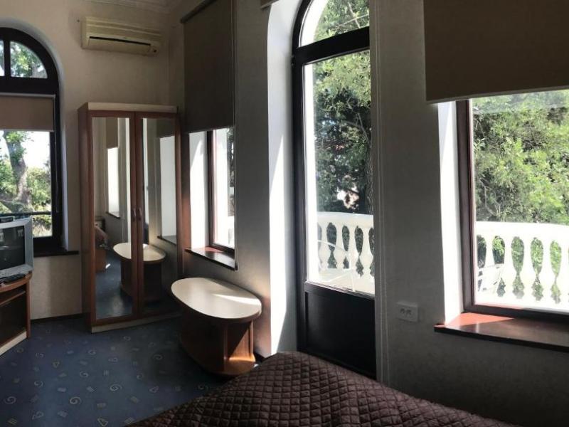 Отель Ренессанс