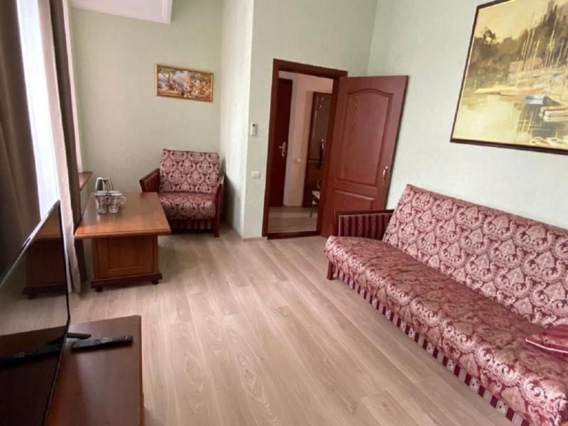 Отель Ренессанс