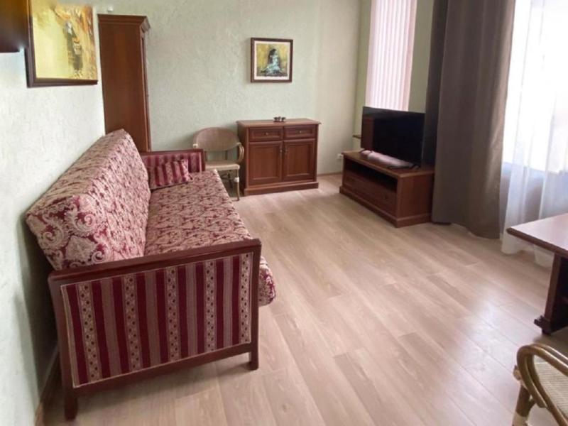 Отель Ренессанс