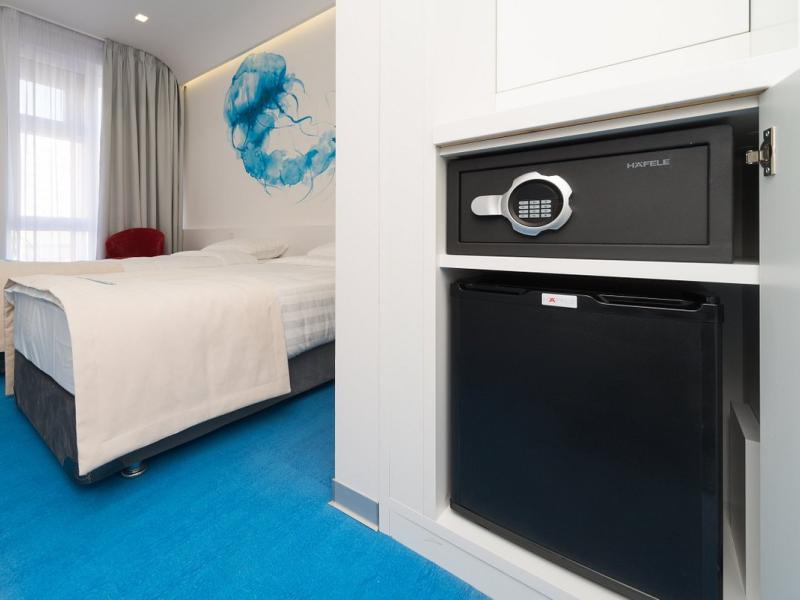 Starboard Side Hotel