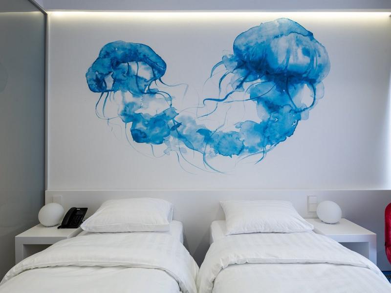 Starboard Side Hotel