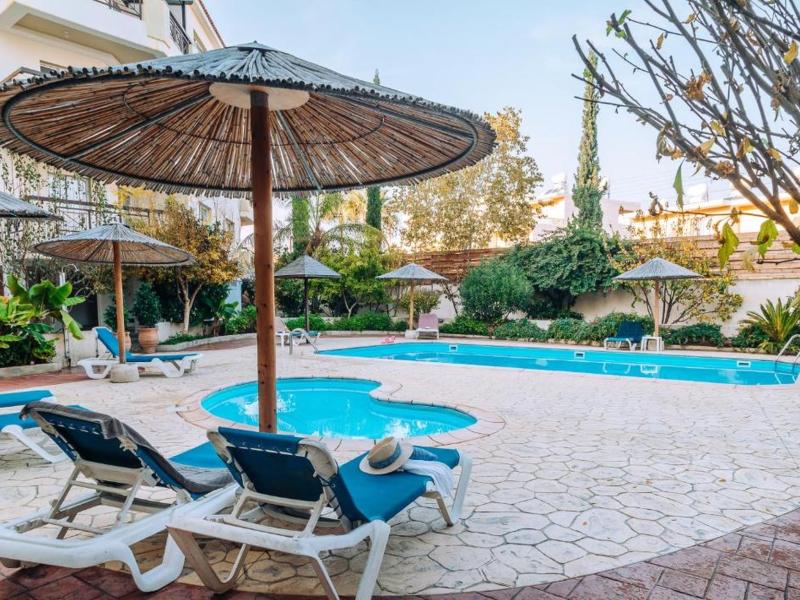 Artemis Cynthia Complex