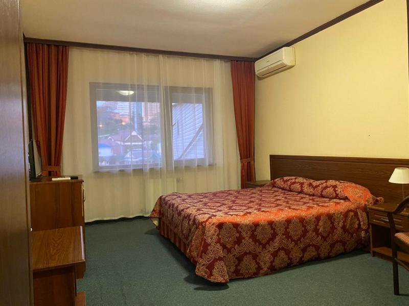 Отель Генрих