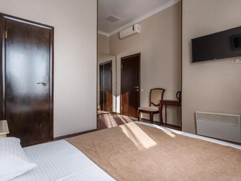 Отель Верона