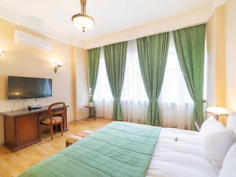 Aristocrat Boutique Hotel