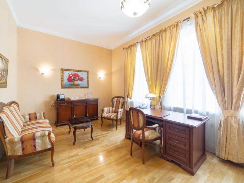 Aristocrat Boutique Hotel