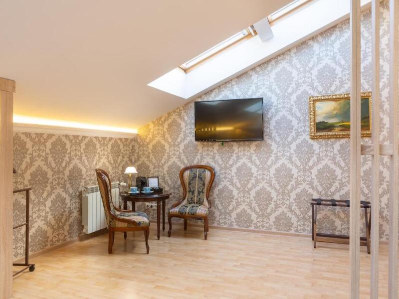 Aristocrat Boutique Hotel