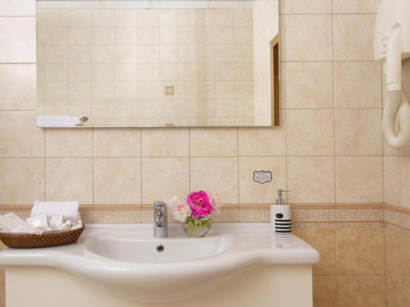 Aristocrat Boutique Hotel