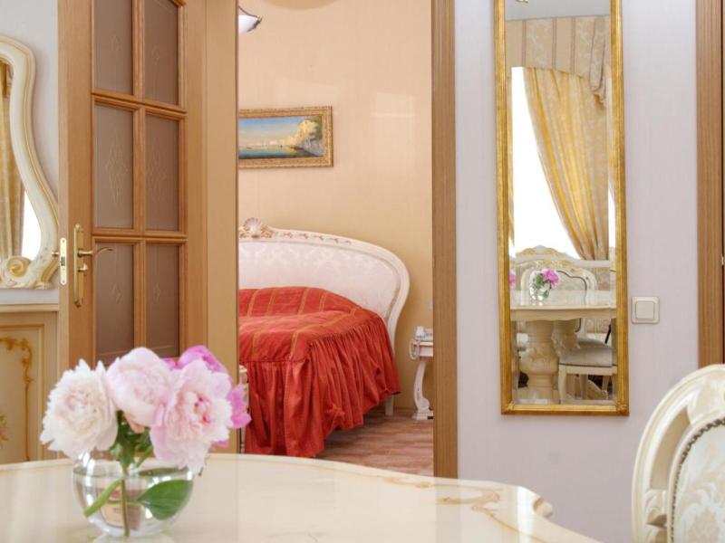 Aristocrat Boutique Hotel