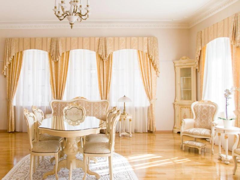 Aristocrat Boutique Hotel