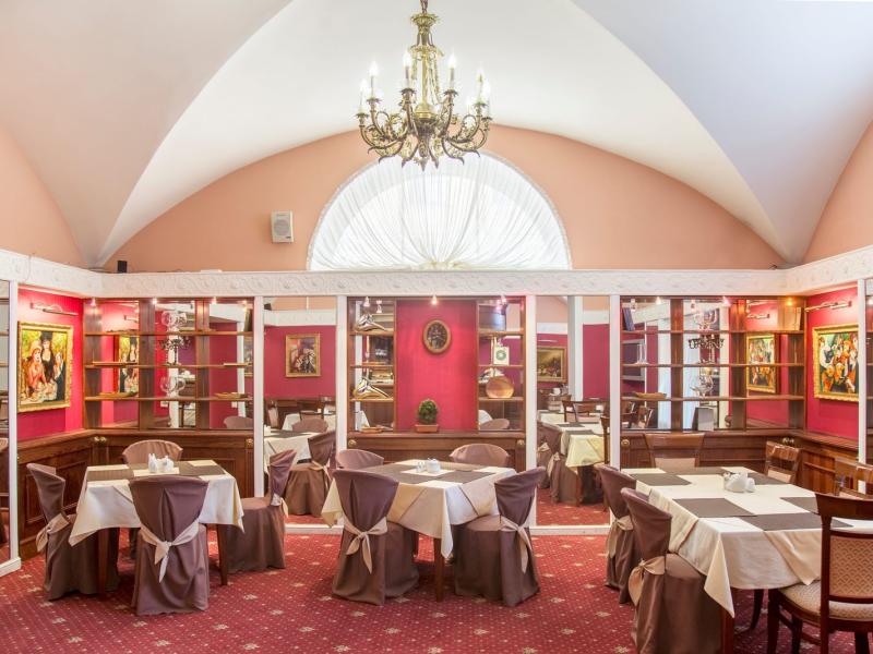 Aristocrat Boutique Hotel
