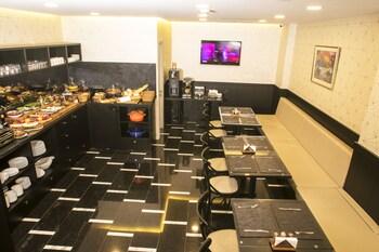 Elm Suite Hotel