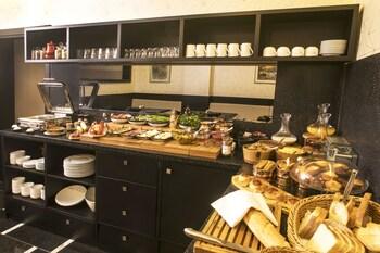 Elm Suite Hotel