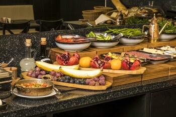 Elm Suite Hotel
