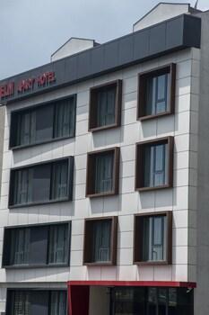 Elm Suite Hotel