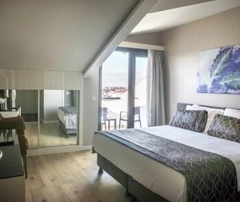 Elm Suite Hotel