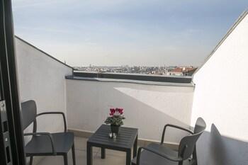 Elm Suite Hotel