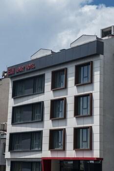 Elm Suite Hotel