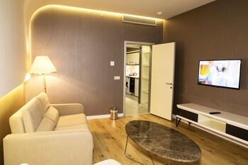 Elm Suite Hotel