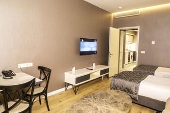 Elm Suite Hotel