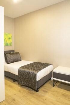 Elm Suite Hotel