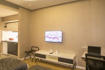 Elm Suite Hotel