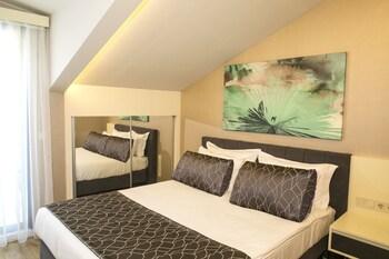 Elm Suite Hotel