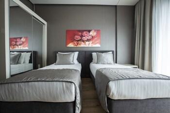 Elm Suite Hotel