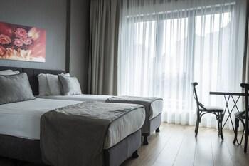 Elm Suite Hotel