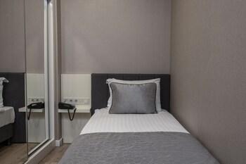 Elm Suite Hotel