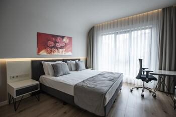 Elm Suite Hotel