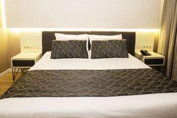 Elm Suite Hotel