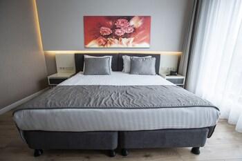 Elm Suite Hotel